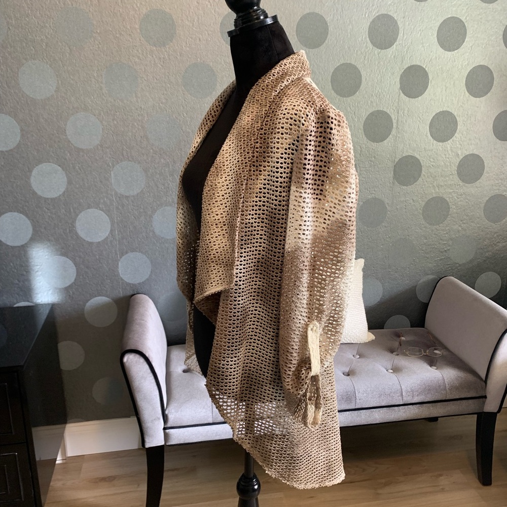 High/Low Topper - Picture 3 of 4